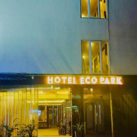 New Town Hotel Eco Park מראה חיצוני תמונה
